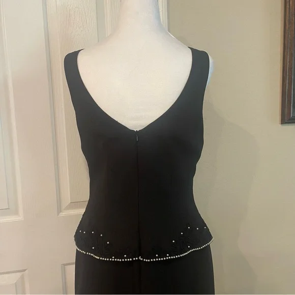 Elegant Black Maxi Dress - Picture 4 of 7